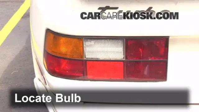 1987 Porsche 944 Turbo 2.5L 4 Cyl. Turbo Éclairage Feu clignotant arrière (remplacer l'ampoule)